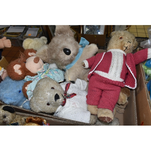 599 - A COLLECTION OF ASSORTED TEDDY AND KOALA BEARS, mainly mid to late 20th Century, assorted styles and... 