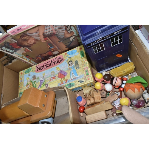 604 - A QUANTITY OF FILM AND TV RELATED TOYS AND SOFT TOYS, to include Sooty & Sweep, Rupert the Bear, E.T... 