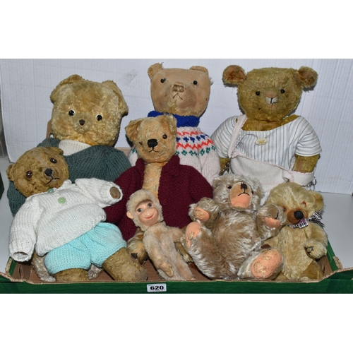 620 - ONE BOX VINTAGE TEDDY BEARS AND A MONKEY, to include seven well-loved teddy bears and a small monkey... 