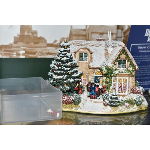 641 - EIGHT BOXED LILLIPUT LANE CHRISTMAS SPECIAL SNOW COTTAGES, comprising 1997 'Christmas Party' L2060 (... 