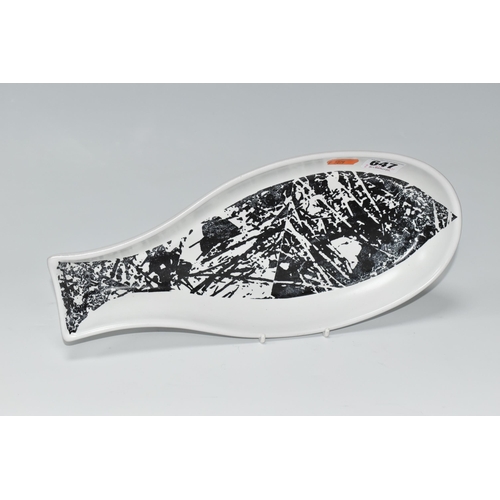 647 - A DENBY TIGO WARE GUITAR / FISH SHAPED DISH, designed by Tibor Reich, approximate length 33cm, Condi... 