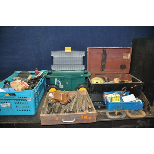 1070 - A WOODEN BOX, A TRAY AND TWO PLASTIC BOXES CONTAINING TOOLS including files, rasps, taps and dies wi... 