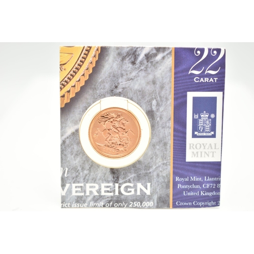 19 - A ROYAL MINT CARDED HALF SOVEREIGN GOLD CARDED COIN 2000