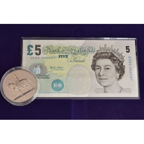 33 - HER MAJESTY'S GOLDEN JUBILEE CROWN AND BANKNOTE CASED COLLECTION, to include Five, Ten and Twenty Po... 