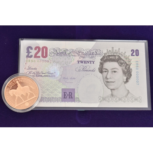 33 - HER MAJESTY'S GOLDEN JUBILEE CROWN AND BANKNOTE CASED COLLECTION, to include Five, Ten and Twenty Po... 