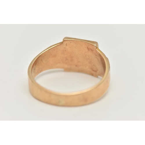 61 - A GENTS 9CT GOLD SIGNET RING, engraved square signet with Greek key pattern, foliate pattern to the ... 