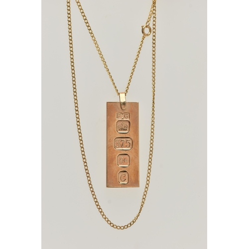 62 - A 9CT GOLD INGOT PENDANT AND CHAIN, the rectangular pendant with large hallmark for Birmingham 1977,... 