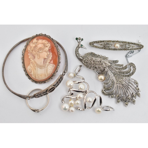 102 - SIX PIECES OF JEWELLERY, to include a silver bangle, open work clasp, hallmarked Edinburgh, a silver... 