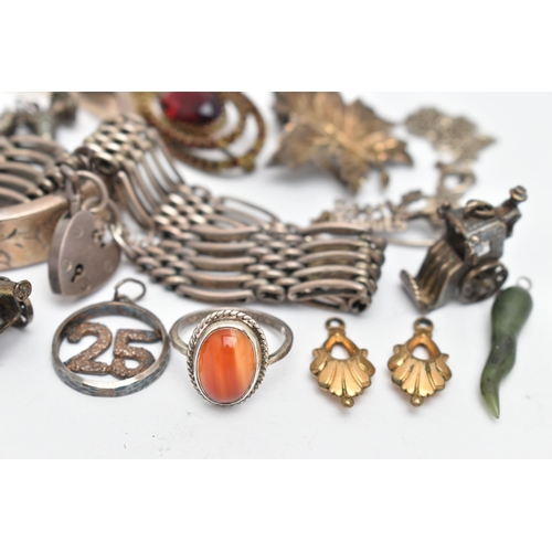 137 - AN ASSORTMENT OF SILVER AND WHITE METAL JEWELLERY, to include a silver gate bracelet, fitted with a ... 