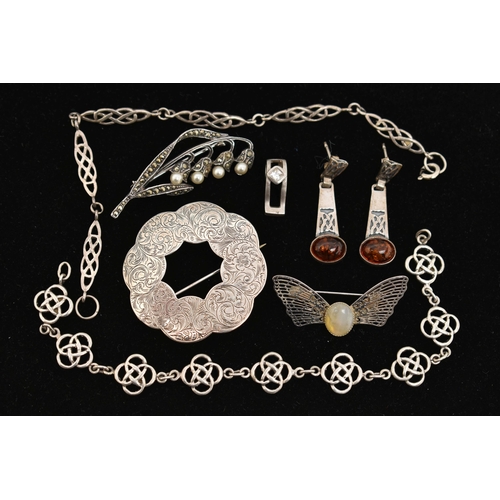 95 - SEVEN PIECES OF WHITE METAL JEWELLERY, to include a pair of amber cabochon set drop earrings, post a... 