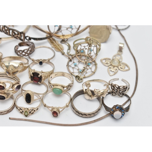 139 - A BAG OF ASSORTED SILVER AND WHITE METAL JEWELLERY, to include a silver open work Celtic pattern hin... 