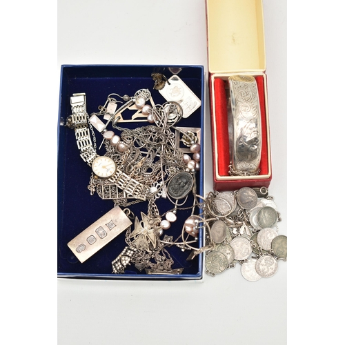 152 - A SELECTION OF SILVER AND WHITE METAL JEWELLERY, to include a boxed silver hinged bangle with floral... 