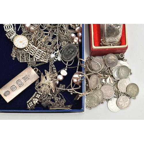 152 - A SELECTION OF SILVER AND WHITE METAL JEWELLERY, to include a boxed silver hinged bangle with floral... 