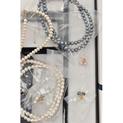 158 - A BAG OF ASSORTED JEWELLERY, to include two single strands of cultured fresh water pearl necklaces, ... 