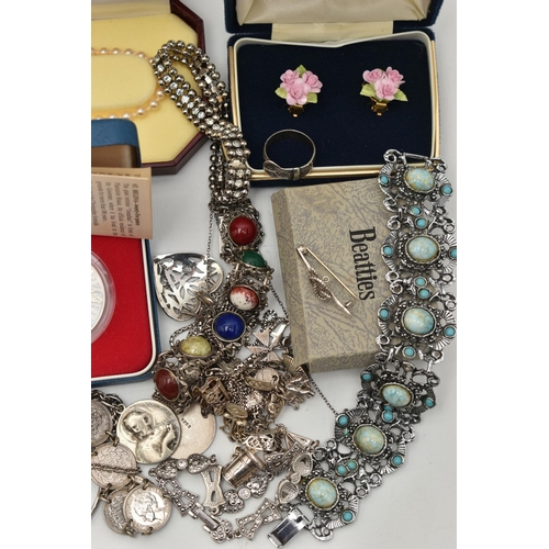 159 - A SELECTION OF SILVER AND WHITE METAL JEWELLERY, COSTUME JEWELLERY AND COINS, to include a charm bra... 