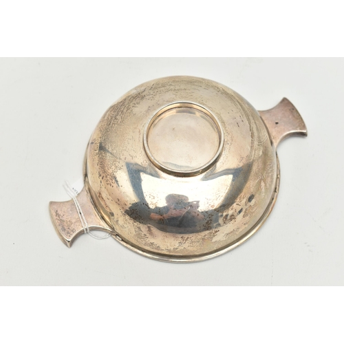 163 - A GEORGE V SILVER QUAICH, a silver twin handled quaich bowl, plain polished design, with a raised ba... 