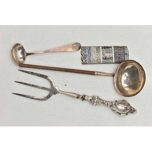 173 - FOUR SILVER/WHITE METAL ITEMS, to include a George III silver toddy ladle, bowl hallmarked 'George K... 