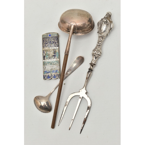 173 - FOUR SILVER/WHITE METAL ITEMS, to include a George III silver toddy ladle, bowl hallmarked 'George K... 