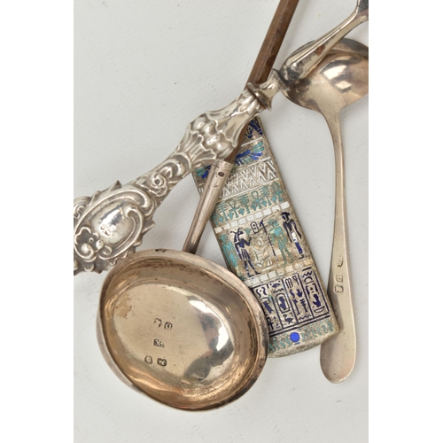 173 - FOUR SILVER/WHITE METAL ITEMS, to include a George III silver toddy ladle, bowl hallmarked 'George K... 