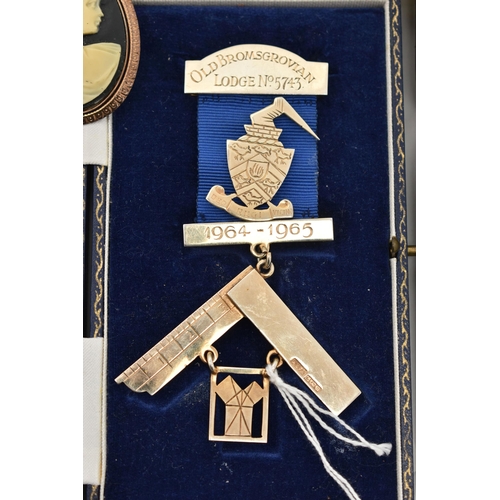 182 - FOUR MASONIC ITEMS, to include a silver Irish Masonic past masters jewel suspended from ribbon, desi... 