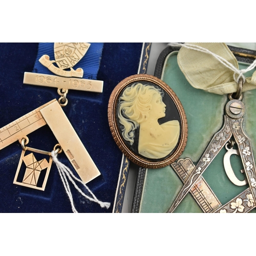 182 - FOUR MASONIC ITEMS, to include a silver Irish Masonic past masters jewel suspended from ribbon, desi... 