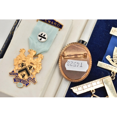 182 - FOUR MASONIC ITEMS, to include a silver Irish Masonic past masters jewel suspended from ribbon, desi... 