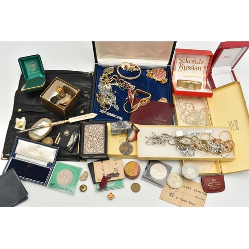 199 - A BOX OF ASSORTED COSTUME JEWELLERY AND ITEMS, to include a boxed imitation pearl necklace, paste ne... 