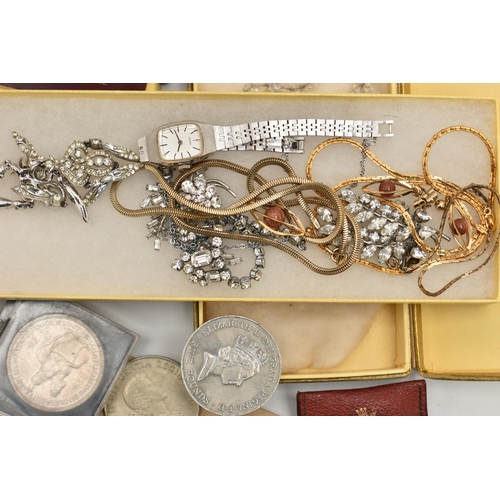 199 - A BOX OF ASSORTED COSTUME JEWELLERY AND ITEMS, to include a boxed imitation pearl necklace, paste ne... 