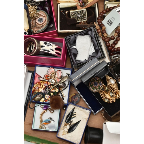 201 - A BOX OF ASSORTED JEWELLERY, to include a selection of chains, necklaces, brooches and earrings, two... 