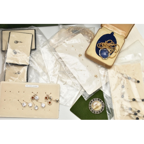 203 - A LARGE QUANTITY OF COSTUME JEWELLERY, to include paste set earrings for both pierced and non-pierce... 