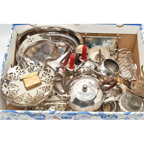 206 - A BOX OF ASSORTED WHITE METAL WARE, to include entree dish, raised bowl, pierced dish, a four piece ... 