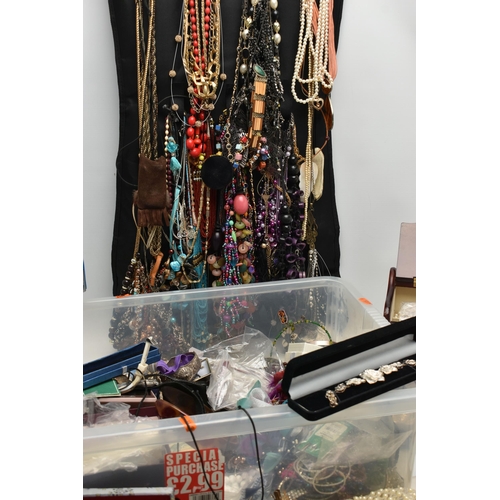 208 - A BOX OF ASSORTED COSTUME JEWELLERY AND ITEMS, to include beaded necklaces, earrings, rings, bracele... 