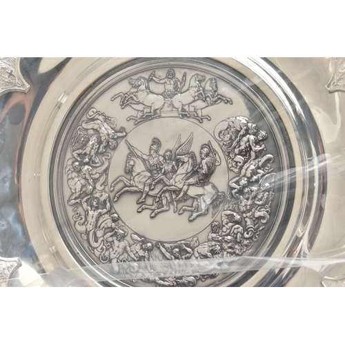 210 - A CASED 'ROYAL MINT' WATERLOO SILVER SALVER, depicting a battle of Waterloo scene, with the Arms of ... 