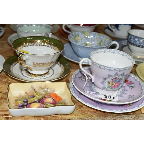 331 - A QUANTITY OF NAMED TEAWARE, comprising a Shelley 'Crochet' pattern trio, an Elizabethan 'Versailles... 