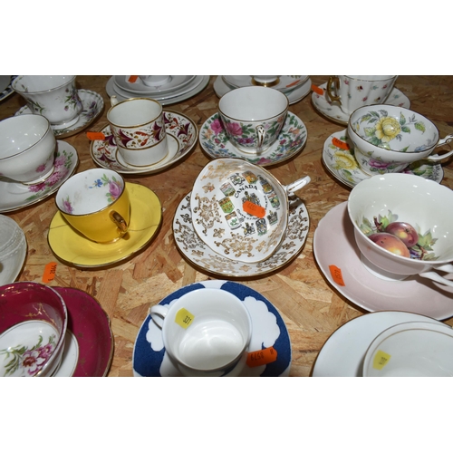 331 - A QUANTITY OF NAMED TEAWARE, comprising a Shelley 'Crochet' pattern trio, an Elizabethan 'Versailles... 