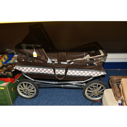 338 - TWO BOXES AND LOOSE TABLE LINEN,TEXTILES AND SUNDRIES, to include a doll's mid-century twin pram, tw... 