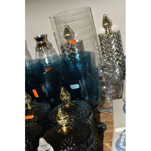 344 - A GROUP OF MODERN DECORATIVE HOMEWARE, to include Lene Bjerre covered jars in blue and clear, Lene B... 