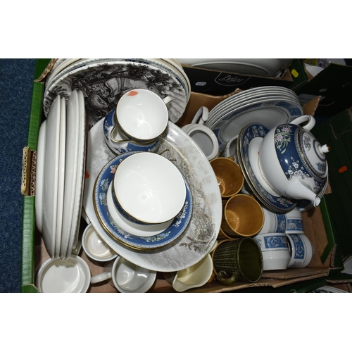 351 - FOUR BOXES AND LOOSE DINNER WARE AND OTHER CERAMICS, to include nine pieces of Wedgwood Blue Siam, s... 