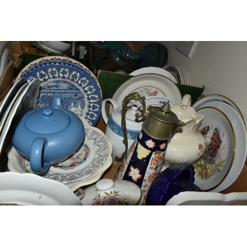 351 - FOUR BOXES AND LOOSE DINNER WARE AND OTHER CERAMICS, to include nine pieces of Wedgwood Blue Siam, s... 