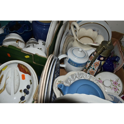 351 - FOUR BOXES AND LOOSE DINNER WARE AND OTHER CERAMICS, to include nine pieces of Wedgwood Blue Siam, s... 