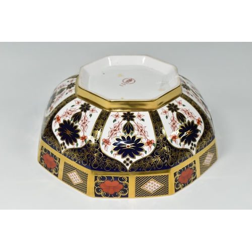 366 - A BOXED ROYAL CROWN DERBY 'IMARI' 1128 PATTERN SOLID GOLD BAND OCTAGONAL FRUIT BOWL, diameter 28cm, ... 