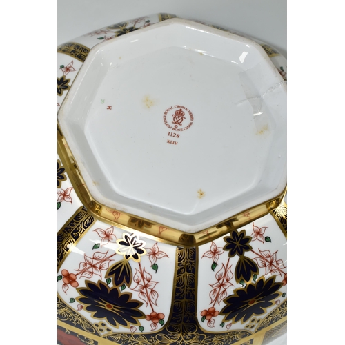 366 - A BOXED ROYAL CROWN DERBY 'IMARI' 1128 PATTERN SOLID GOLD BAND OCTAGONAL FRUIT BOWL, diameter 28cm, ... 