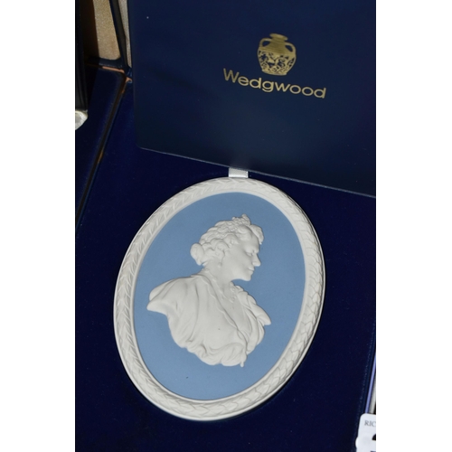 374 - A GROUP OF SEVEN CASED WEDGWOOD JASPERWARE MEDALLIONS, comprising a limited edition 1296/2000 black ... 