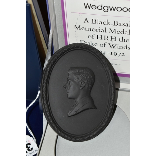 374 - A GROUP OF SEVEN CASED WEDGWOOD JASPERWARE MEDALLIONS, comprising a limited edition 1296/2000 black ... 