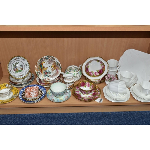 390 - A GROUP OF SHELLEY, ROYAL ALBERT, ROYAL CROWN DERBY AND OTHER TEAWARE, including Royal Albert Old En... 