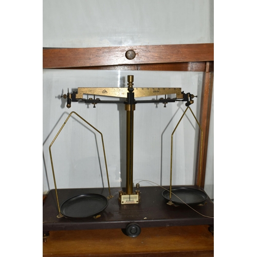 490 - A GRIFFIN & GEORGE LTD MICROID LABORATORY BALANCE SCALES, in original glazed case (1) (Condition Rep... 