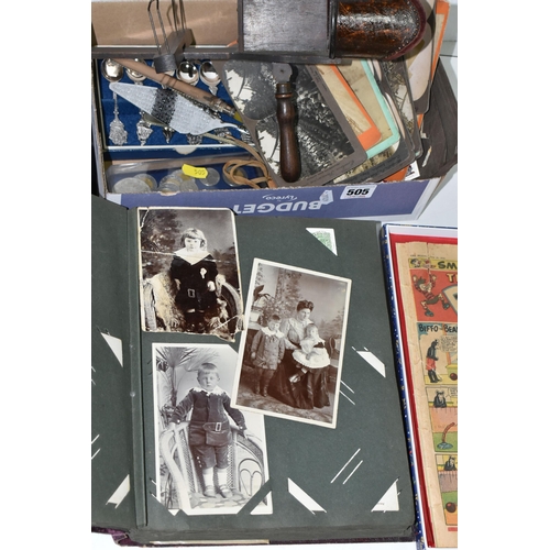 505 - A GROUP OF EPHEMERA INCLUDING STEREOSCOPIC VIEWER, EDWARDIAN POSTCARD ALBUM AND CONTENTS, ETC, the p... 