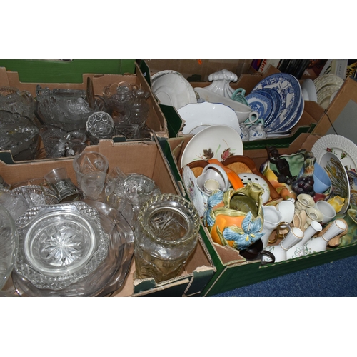 523 - SIX BOXES OF CERAMICS AND GLASSWARE, to include Poole Pottery 'Traditional' pattern giftware, a Brau... 