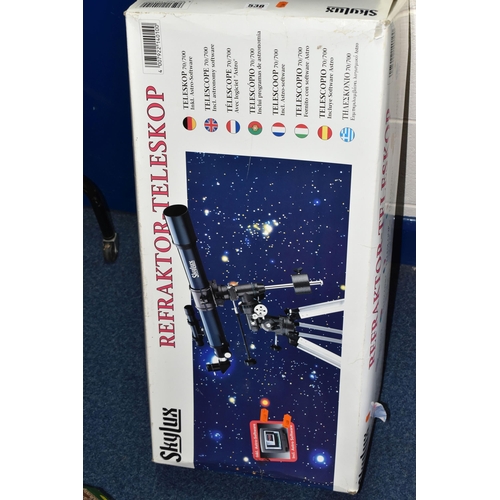 538 - A BOXED SKYLUX 70/700 TELESCOPE, appears to be in used condition, majority of components appear to b... 