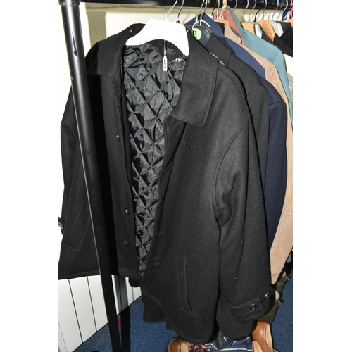 539 - A QUANTITY OF GENTS CLOTHES AND A BOX OF SHOES, ETC, including a large Hamnett wool mix jacket, a la... 